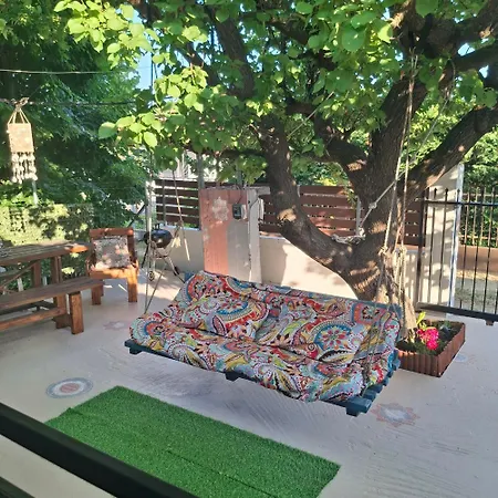 Boho House 펜션 네아 포티데아